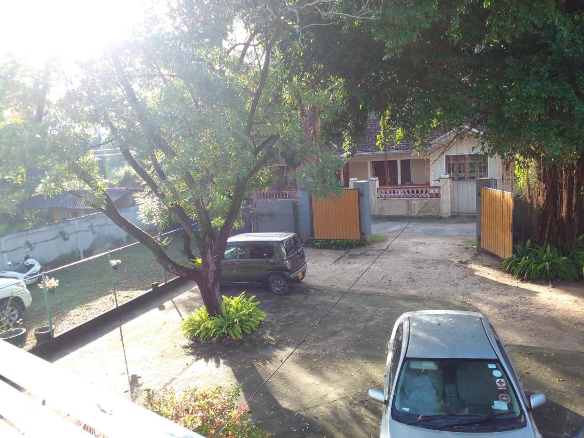 Blue Bell Hotel Negombo Luaran gambar
